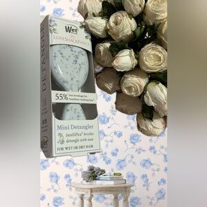 Goody x LoveShackFancy Wet Brush Mini Detangler with box